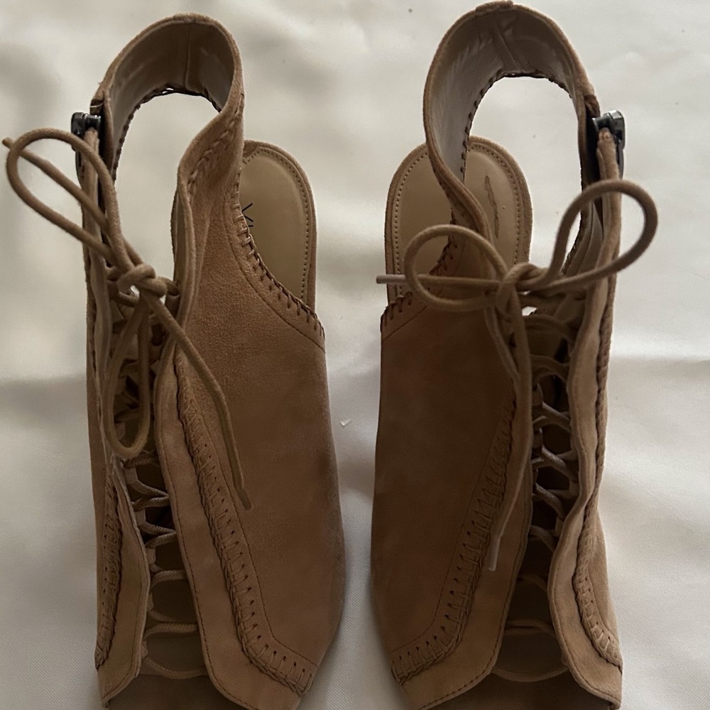 Women's Lace-Up Peep-Toe Sandals in Tan